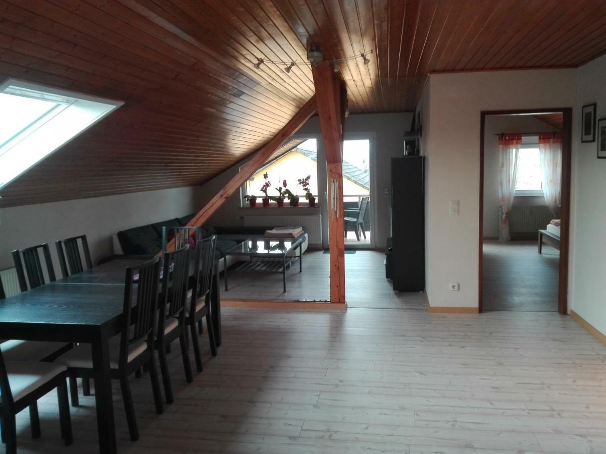 Obere Ferienwohnung Asshoff Zwischen Odenwald, Taubertal Und Bauland Berolzheim Екстериор снимка