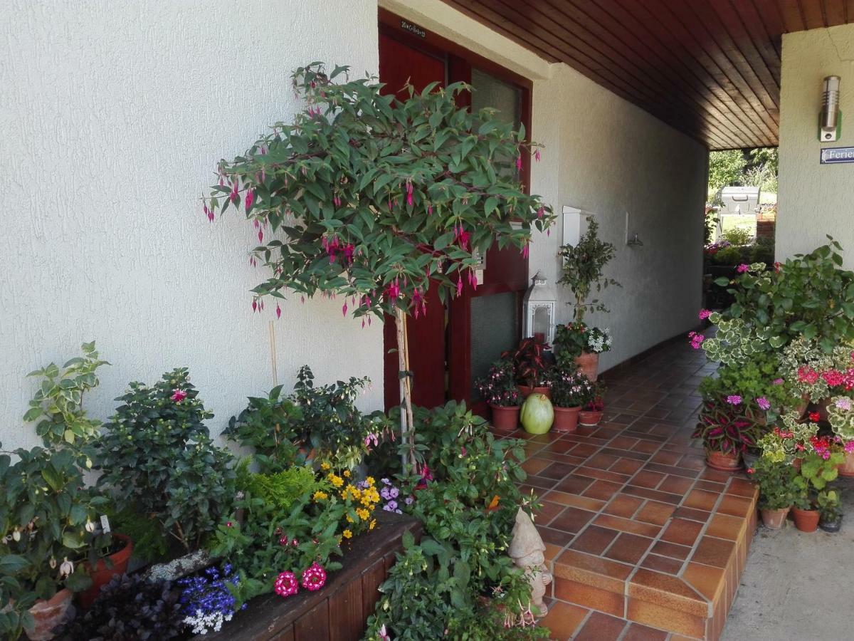 Obere Ferienwohnung Asshoff Zwischen Odenwald, Taubertal Und Bauland Berolzheim Екстериор снимка